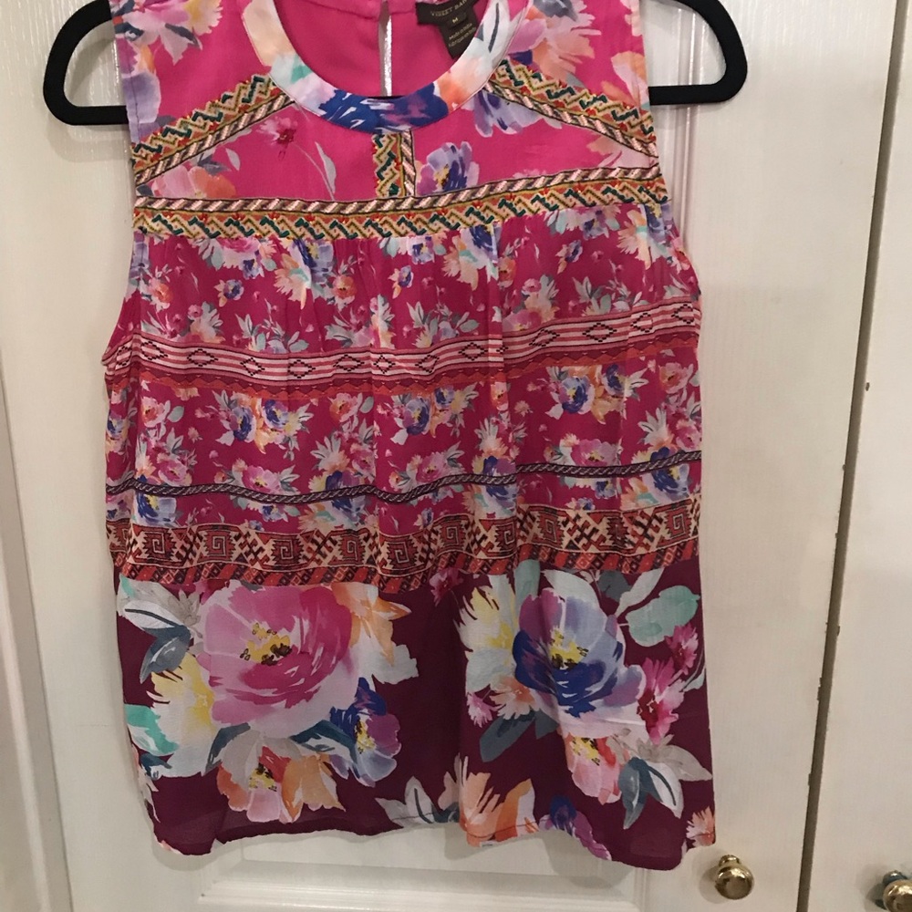 Pink Sleeveless Graphic Blouse with Bib Collar